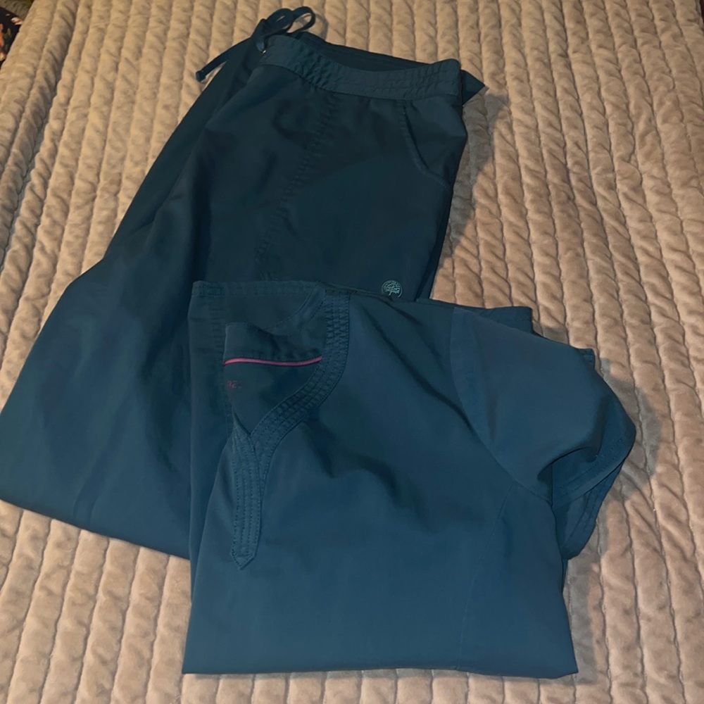 Carribean Blue Purple Label Healing Hands XL scrub set